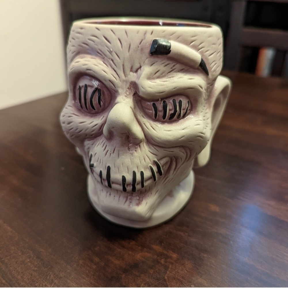 Disneyland Traders Sams 4th Edition Cup